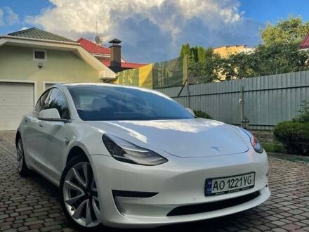 Тесла Модель 3 2019 у Ужгороді на Automoto.ua Білий Тесла Модель 3, об'ємом двигуна 0 л та пробігом 38 тис. км за 26500 $, фото 1 на Automoto.ua