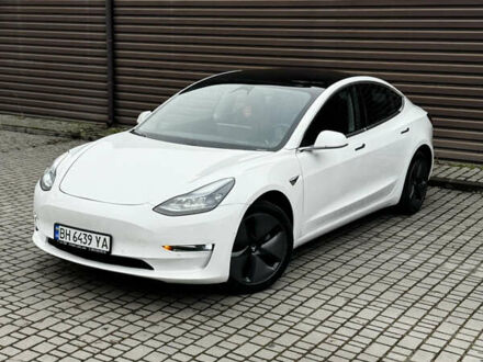 Белый Тесла Модель 3, объемом двигателя 0 л и пробегом 45 тыс. км за 15600 $, фото 1 на Automoto.ua