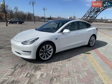 Білий Тесла Модель 3, об'ємом двигуна 0 л та пробігом 167 тис. км за 25500 $, фото 1 на Automoto.ua