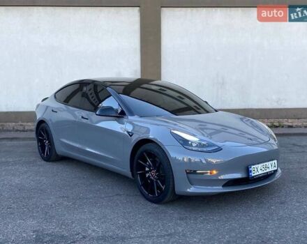 Білий Тесла Модель 3, об'ємом двигуна 0 л та пробігом 95 тис. км за 16500 $, фото 1 на Automoto.ua