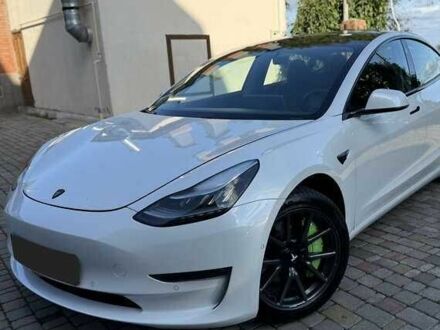 Белый Тесла Модель 3, объемом двигателя 0 л и пробегом 65 тыс. км за 17000 $, фото 1 на Automoto.ua