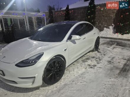 Білий Тесла Модель 3, об'ємом двигуна 0 л та пробігом 147 тис. км за 15999 $, фото 1 на Automoto.ua