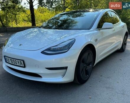 Белый Тесла Модель 3, объемом двигателя 0 л и пробегом 12 тыс. км за 18300 $, фото 1 на Automoto.ua