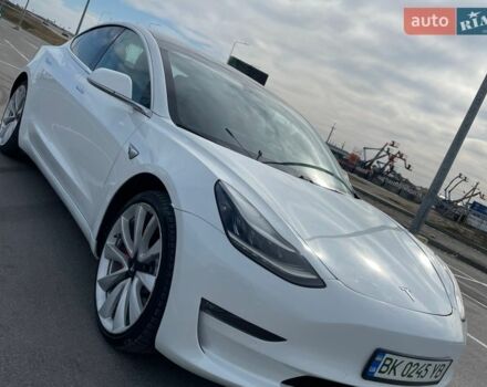 Білий Тесла Модель 3, об'ємом двигуна 0 л та пробігом 77 тис. км за 19899 $, фото 1 на Automoto.ua