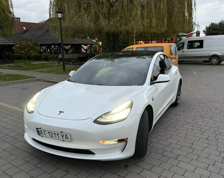 Білий Тесла Модель 3, об'ємом двигуна 0 л та пробігом 92 тис. км за 21800 $, фото 1 на Automoto.ua