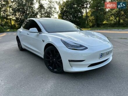 Тесла Модель 3 2019 у Миргороде на Automoto.ua Білий Тесла Модель 3, об'ємом двигуна 0 л та пробігом 148 тис. км за 19500 $, фото 1 на Automoto.ua