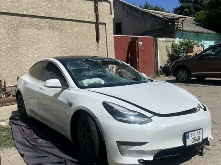 Тесла Модель 3 2019 у Одесі на Automoto.ua Білий Тесла Модель 3, об'ємом двигуна 0 л та пробігом 120 тис. км за 10000 $, фото 1 на Automoto.ua