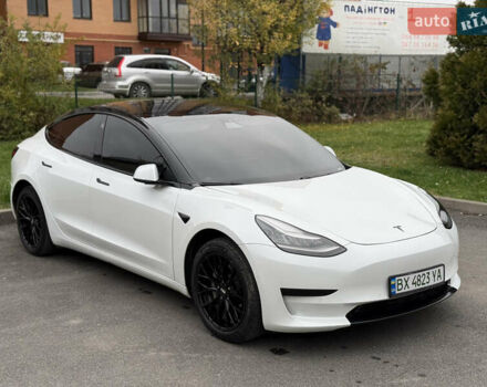 Білий Тесла Модель 3, об'ємом двигуна 0 л та пробігом 139 тис. км за 15700 $, фото 1 на Automoto.ua