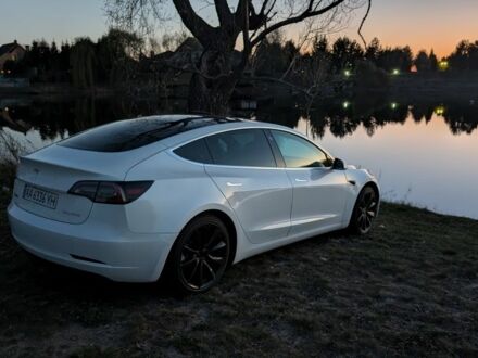 Білий Тесла Модель 3, об'ємом двигуна 0 л та пробігом 120 тис. км за 19700 $, фото 1 на Automoto.ua