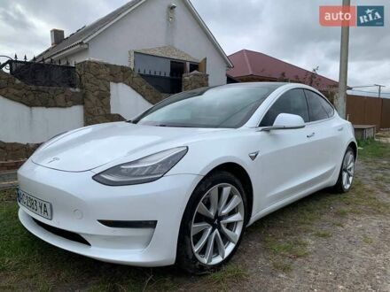 Тесла Модель 3 2019 в Ковель на Automoto.ua Белый Тесла Модель 3, объемом двигателя 0 л и пробегом 57 тыс. км за 17000 $, фото 1 на Automoto.ua