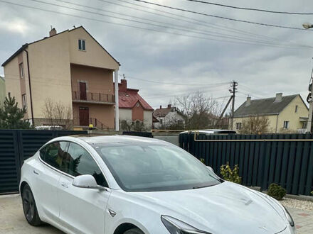 Тесла Модель 3 2019 в Львове на Automoto.ua Белый Тесла Модель 3, объемом двигателя 0 л и пробегом 127 тыс. км за 20500 $, фото 1 на Automoto.ua