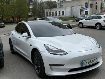 Белый Тесла Модель 3, объемом двигателя 0 л и пробегом 240 тыс. км за 15800 $, фото 1 на Automoto.ua