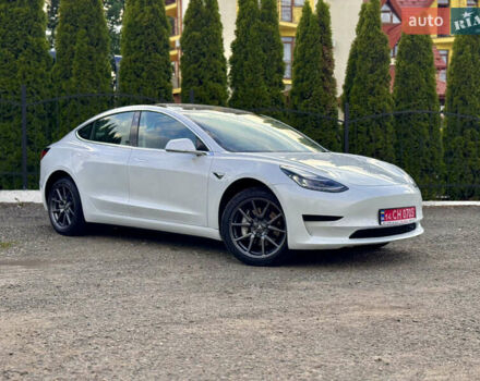 Белый Тесла Модель 3, объемом двигателя 0 л и пробегом 32 тыс. км за 22500 $, фото 1 на Automoto.ua