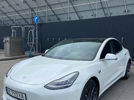 Тесла Модель 3 2019 у Самборе на Automoto.ua Білий Тесла Модель 3, об'ємом двигуна 0 л та пробігом 74 тис. км за 19500 $, фото 1 на Automoto.ua