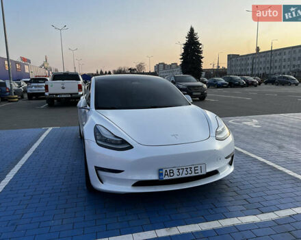 Білий Тесла Модель 3, об'ємом двигуна 0 л та пробігом 128 тис. км за 18000 $, фото 1 на Automoto.ua