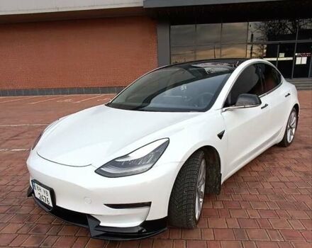 Белый Тесла Модель 3, объемом двигателя 0 л и пробегом 143 тыс. км за 16000 $, фото 1 на Automoto.ua
