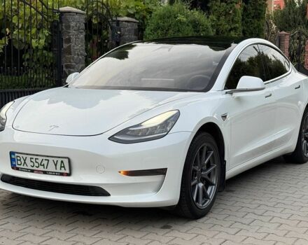 Білий Тесла Модель 3, об'ємом двигуна 0 л та пробігом 122 тис. км за 13950 $, фото 1 на Automoto.ua