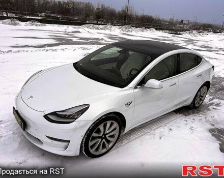 Белый Тесла Модель 3, объемом двигателя 0.18 л и пробегом 170 тыс. км за 13900 $, фото 1 на Automoto.ua