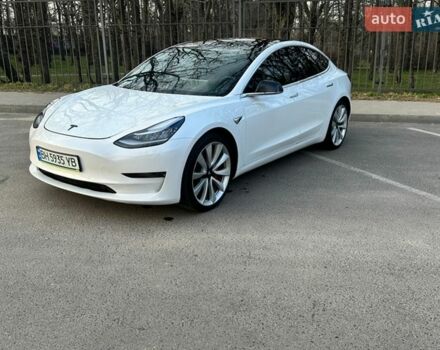 Белый Тесла Модель 3, объемом двигателя 0 л и пробегом 160 тыс. км за 19500 $, фото 1 на Automoto.ua