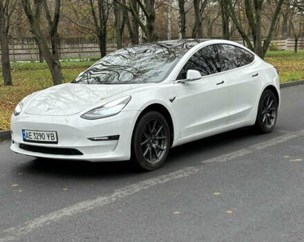 Білий Тесла Модель 3, об'ємом двигуна 0 л та пробігом 114 тис. км за 13950 $, фото 1 на Automoto.ua