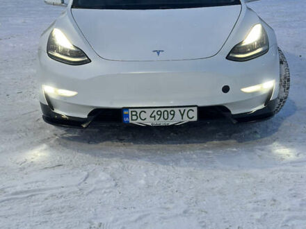 Білий Тесла Модель 3, об'ємом двигуна 0 л та пробігом 80 тис. км за 19000 $, фото 1 на Automoto.ua