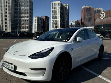 Белый Тесла Модель 3, объемом двигателя 0 л и пробегом 129 тыс. км за 16200 $, фото 1 на Automoto.ua