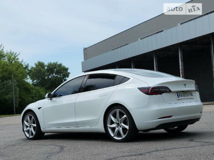 Белый Тесла Модель 3, объемом двигателя 0 л и пробегом 135 тыс. км за 17200 $, фото 1 на Automoto.ua