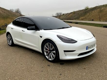 Белый Тесла Модель 3, объемом двигателя 0.44 л и пробегом 0 тыс. км за 19000 $, фото 1 на Automoto.ua