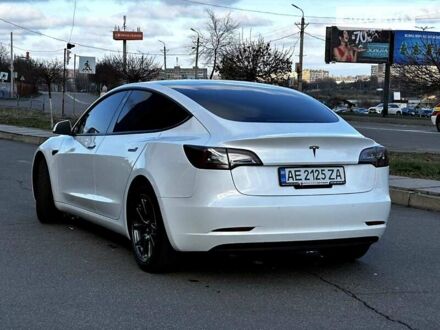 Белый Тесла Модель 3, объемом двигателя 0 л и пробегом 99 тыс. км за 23500 $, фото 1 на Automoto.ua