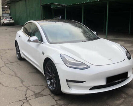 Белый Тесла Модель 3, объемом двигателя 0 л и пробегом 30 тыс. км за 15000 $, фото 1 на Automoto.ua