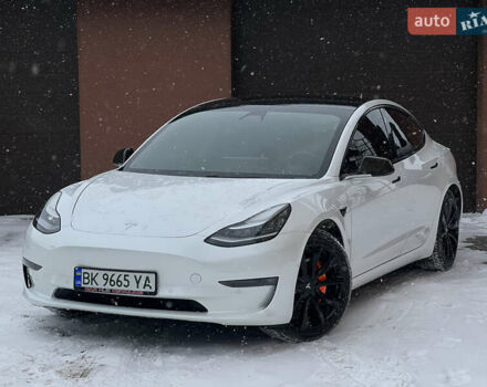 Белый Тесла Модель 3, объемом двигателя 0 л и пробегом 73 тыс. км за 17500 $, фото 1 на Automoto.ua