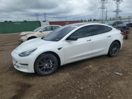Белый Тесла Модель 3, объемом двигателя 0 л и пробегом 190 тыс. км за 12500 $, фото 1 на Automoto.ua