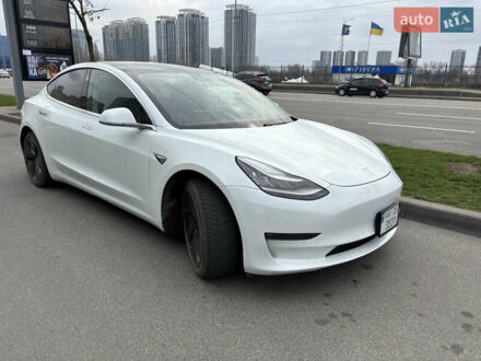 Тесла Модель 3 2019 в Киеве на Automoto.ua Белый Тесла Модель 3, объемом двигателя 0 л и пробегом 118 тыс. км за 21600 $, фото 1 на Automoto.ua