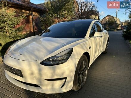 Белый Тесла Модель 3, объемом двигателя 0 л и пробегом 99 тыс. км за 19900 $, фото 1 на Automoto.ua