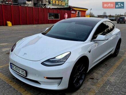 Белый Тесла Модель 3, объемом двигателя 0 л и пробегом 108 тыс. км за 14499 $, фото 1 на Automoto.ua