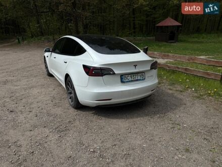 Білий Тесла Модель 3, об'ємом двигуна 0 л та пробігом 120 тис. км за 16800 $, фото 1 на Automoto.ua