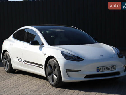Тесла Модель 3 2019 в Белой Церкве на Automoto.ua Белый Тесла Модель 3, объемом двигателя 0 л и пробегом 55 тыс. км за 20700 $, фото 1 на Automoto.ua