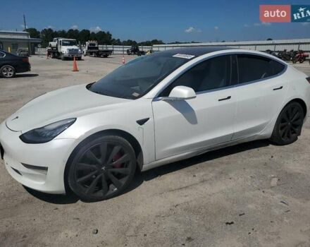 Белый Тесла Модель 3, объемом двигателя 0 л и пробегом 140 тыс. км за 6900 $, фото 1 на Automoto.ua