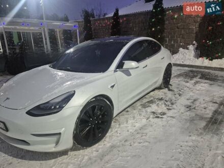 Белый Тесла Модель 3, объемом двигателя 0 л и пробегом 147 тыс. км за 14500 $, фото 1 на Automoto.ua