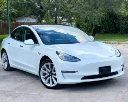 Тесла Модель 3 2019 у Дніпро (Дніпропетровську) на Automoto.ua Білий Тесла Модель 3, об'ємом двигуна 0 л та пробігом 32 тис. км за 6100 $, фото 1 на Automoto.ua