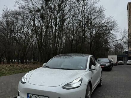 Білий Тесла Модель 3, об'ємом двигуна 0 л та пробігом 240 тис. км за 16700 $, фото 1 на Automoto.ua
