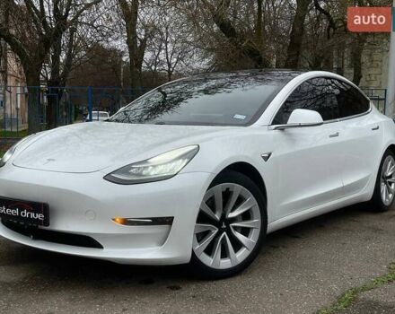 Белый Тесла Модель 3, объемом двигателя 0 л и пробегом 131 тыс. км за 21300 $, фото 1 на Automoto.ua