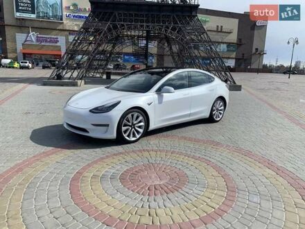 Тесла Модель 3 2019 в Харькове на Automoto.ua Белый Тесла Модель 3, объемом двигателя 0 л и пробегом 167 тыс. км за 25500 $, фото 1 на Automoto.ua