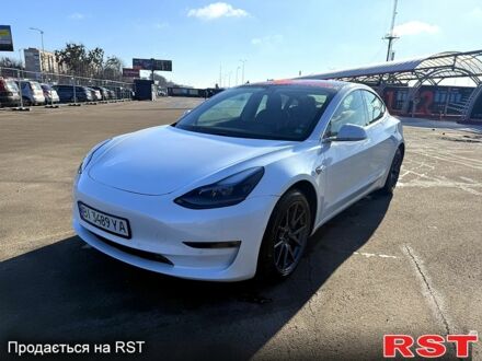 Білий Тесла Модель 3, об'ємом двигуна 0 л та пробігом 150 тис. км за 15500 $, фото 1 на Automoto.ua