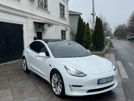 Тесла Модель 3 2019 у Одесі на Automoto.ua Білий Тесла Модель 3, об'ємом двигуна 0 л та пробігом 37 тис. км за 20000 $, фото 1 на Automoto.ua