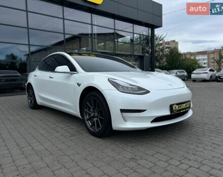 Белый Тесла Модель 3, объемом двигателя 0 л и пробегом 90 тыс. км за 13990 $, фото 1 на Automoto.ua