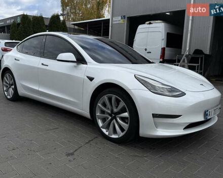 Тесла Модель 3 2019 у Белой Церкве на Automoto.ua Білий Тесла Модель 3, об'ємом двигуна 0 л та пробігом 44 тис. км за 15900 $, фото 1 на Automoto.ua