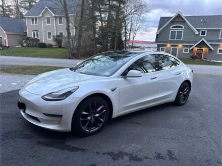 Белый Тесла Модель 3, объемом двигателя 0 л и пробегом 150 тыс. км за 20000 $, фото 1 на Automoto.ua