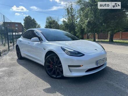 Тесла Модель 3 2019 в Харькове на Automoto.ua Белый Тесла Модель 3, объемом двигателя 0 л и пробегом 52 тыс. км за 22499 $, фото 1 на Automoto.ua