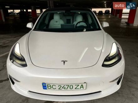 Тесла Модель 3 2019 в Львове на Automoto.ua Белый Тесла Модель 3, объемом двигателя 0 л и пробегом 54 тыс. км за 24000 $, фото 1 на Automoto.ua